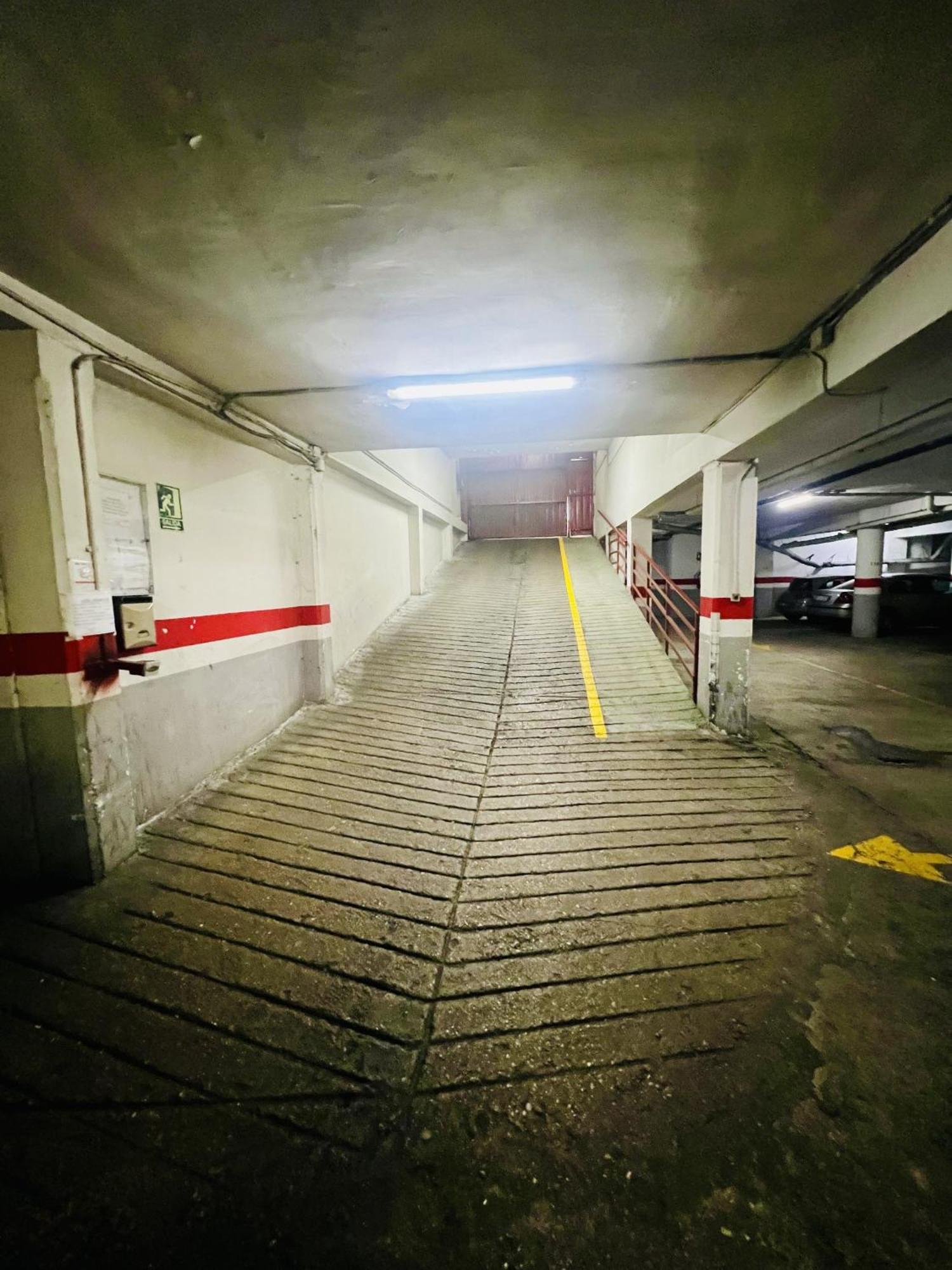 A Orillas Del Pilar Con Parking Сарагоса Экстерьер фото