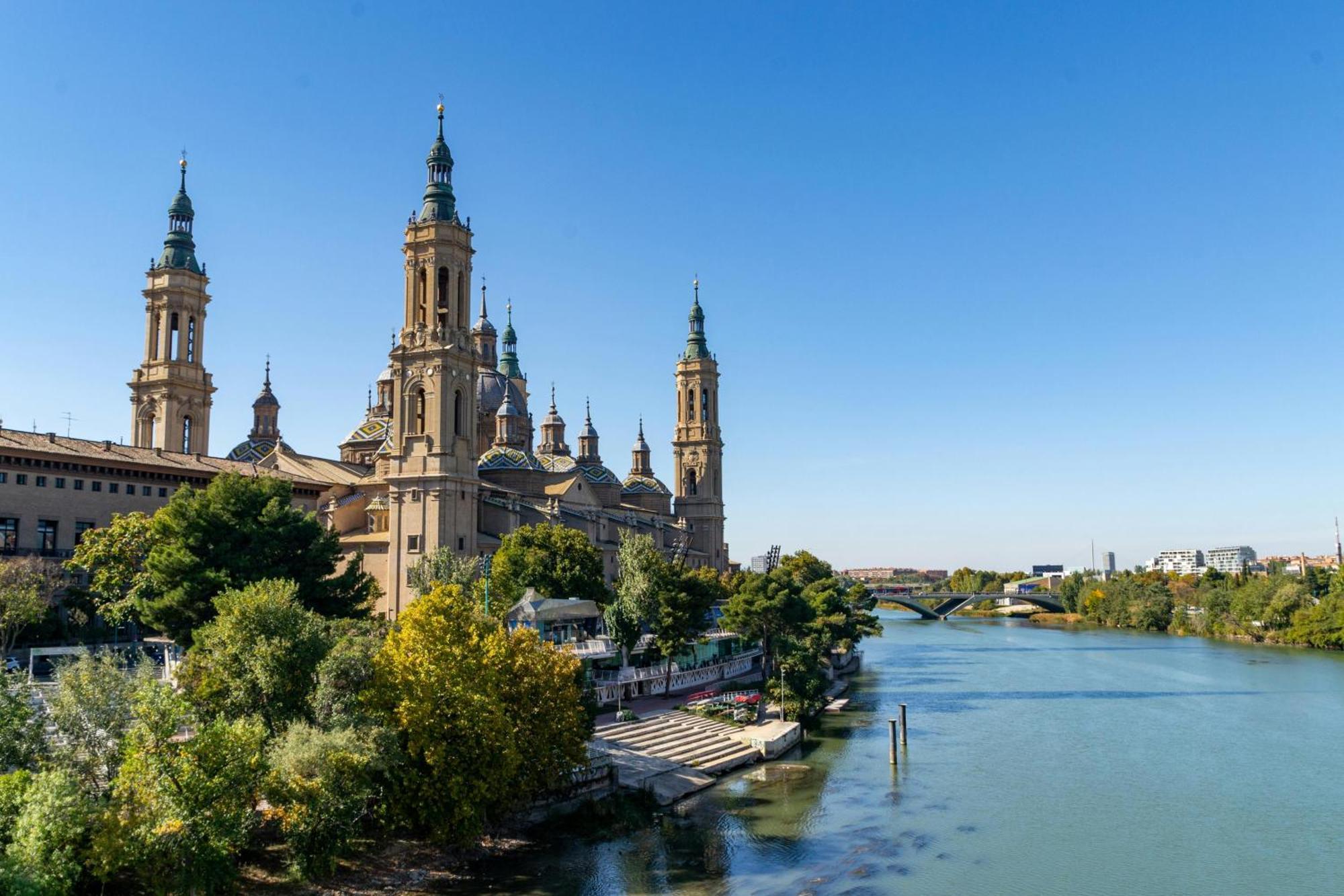 A Orillas Del Pilar Con Parking Сарагоса Экстерьер фото